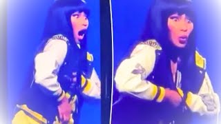 Nicki Minajs Whole B00B Falls Out Mid Show No One Fking Told Me