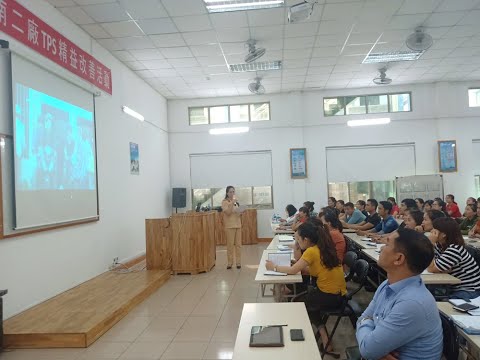 Tuyên truyền an toàn giao thông tại Công ty TNHH Giày da Sao Vàng Chi nhánh Uông Bí