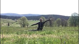 Splits…pořád se mě všichni ptáte jak na provazy s rozštěpy. Během túry jsem si udělala chvililinku.
