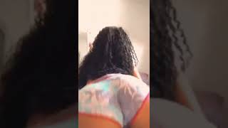Gostosa Rebolando De Short Cravado