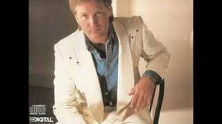 Watch Steve Wariner You Can Dream Of Me video