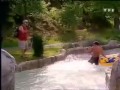 Ciego orinando - video chistoso