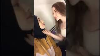 Periscope Canlı Lezbien Türbanlı Öpüşme | Lesbien Hijab girl kissing