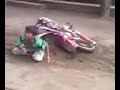 image Ngakak Lucu Bikers Cilik Aksi Motor Standing