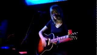 Watch Beth Orton Safe In Your Arms video