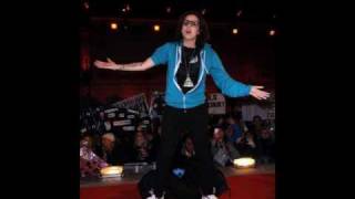 Watch Lady Sovereign The Broom video