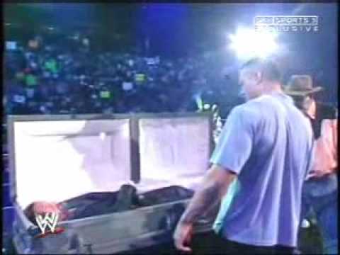 undertaker scares randy orton