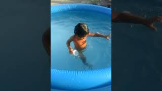 Duda Na Piscina