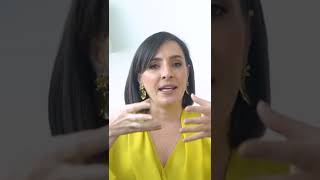 ME EXPONGO AL SOL Y AL CLORO ¿Que hacer con mi cabello? #shorts Dra Pilar Ochoa - Dermatologa