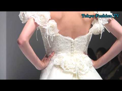 Authentic Wedding Dress Fashion Show