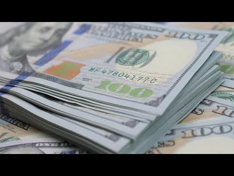 US dollar sees major swings on election night, analyst talks outlook amid election uncertainty