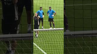 WHRtEJY_sIg Video Image