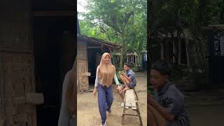 Dikira Bukan Sandalnya