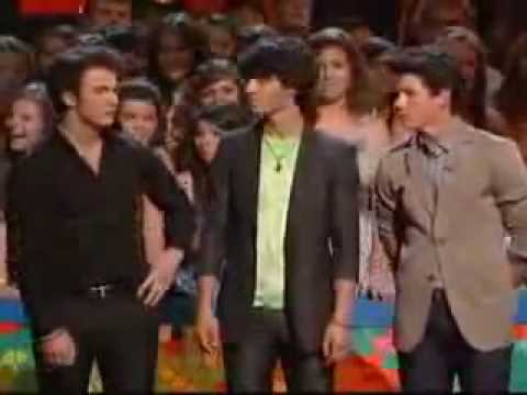 Kevin Jonas Dare: he gets a tattoo @ Teen Choice Awards 2009