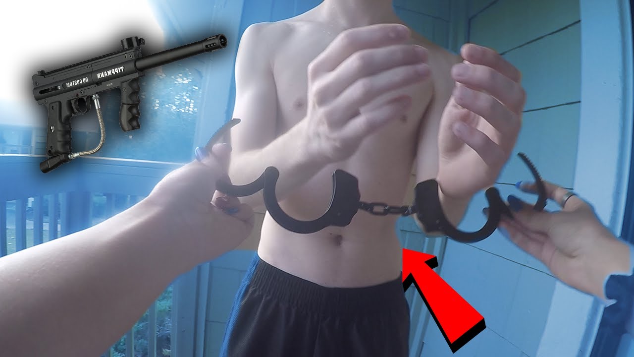 Как использовать наручники в постели? Эксперименты с ограничением подвижности
