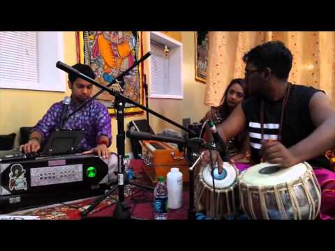 DARSHAN DO GHANSHYAM - Denis and Gavin at the Beautiful Vishwa...