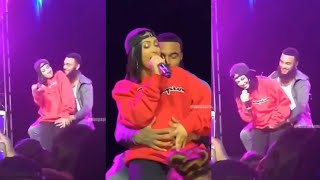 Queen Naija Singing Butterflies With Clarence On Stage Queen Naija Singing Butterflies With Clarence On Stage