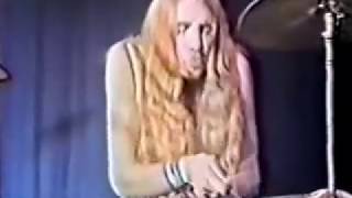Watch Alice Cooper Levity Ball live At The Cheetah video