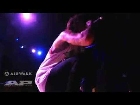 Bring Me The Horizon ft. Lights - Dont Go  (Live)