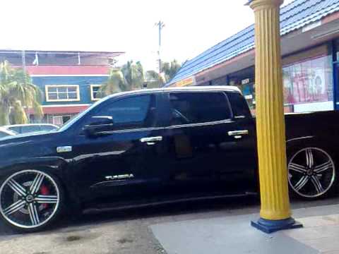 Toyota Tundra on some HUGGGE!!! - YouTube