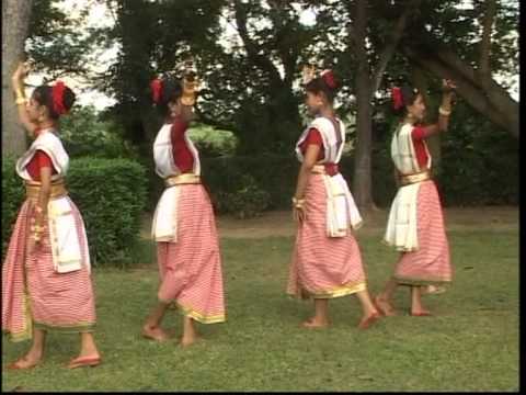 Bhenge Mor Gharer Chabi Full Song Aloker Eai Jharnadharai- Rabithakurer...