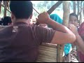 image Makan Di Gubuk Orang Di Ladang