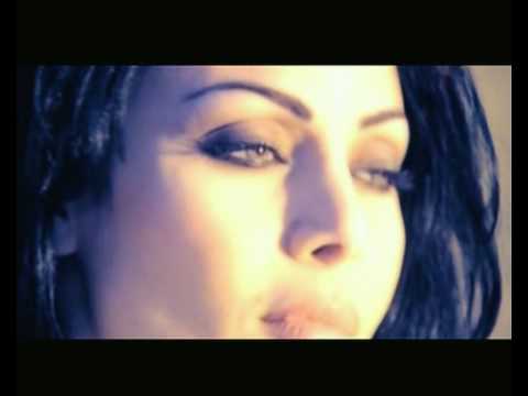 Best quality video of Haifa Wehbe singing the beautiful song Wahde Alone