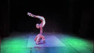 Contortion Duo Les Femmes Serpents Nina Van Der Pyl & Heejin Diamond