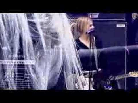 Avril Lavigne em Parisprestem atenção na segunda parte de música logo 