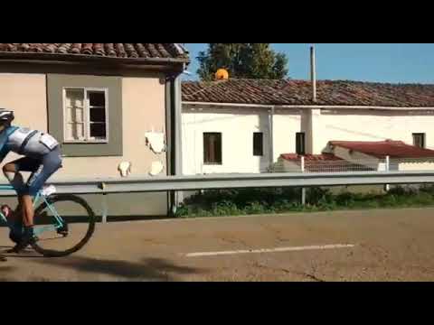 Vuelta ciclista en la Vecilla.