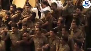 WATCH #SriLanka UPFA MPs fight Police and throw Chilli mixed Water