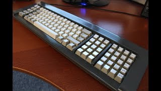 Customised IBM 4704 Model F107 keyboard review "Project I" (capacitive buckling springs)