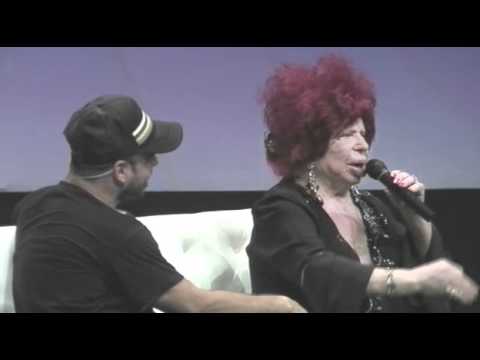 Carmen de Mairena: Presidenta y rimas en @vistolovistoTV