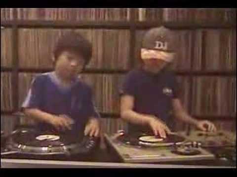 DJ Kids Scratching!