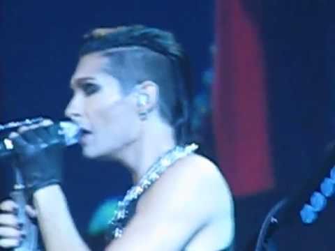 03.06.11 MUZ TV Awards - World behind my Wall (Fan Clip)