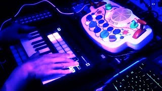 Polypumpkins - Blipblox Track with Launchkey Mini Mk3 📻