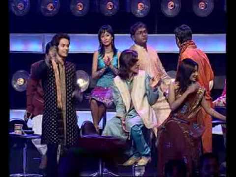 Mohit lalwani singing khaike paan benaras wala indian idol 4...