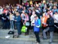 Stuttgart 21 Bürger(sing)chor vor der Freitreppe zur "Kleinen Schalterhalle" 01.10.2010