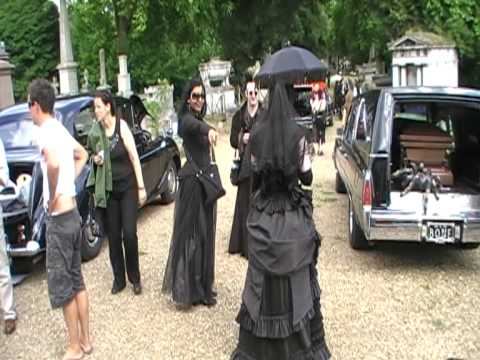 Owner of Victorian Gothic wearing the Ducrow Gown and veil 