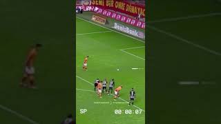 Falcao 8Taşa Acımıyor