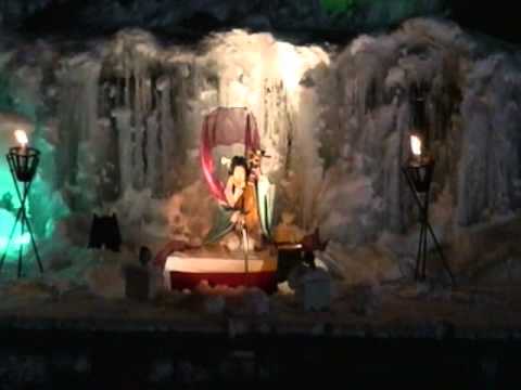平家琵琶の巨匠　櫻井亜木子女史　湯西川本家伴久の氷の舞台で演奏