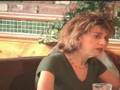 Las Mujeres Miran el Paquete????