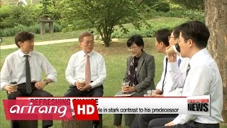 President Moon Jae-Ins Leadership Style In Stark Contrast To His Predecessor