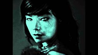 Watch Bjork Hollow video