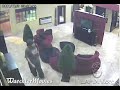 Hombre entró a robar hotel y se encuentra con 2 luchadores.