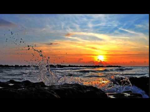 Stamatis Spanoudakis-Waves _ ΗΛΙΟΣ ΚΑΙ ΘΑΛΑΣΣΑ  by Mary M – Hero (Greek & Eglish lyrics)