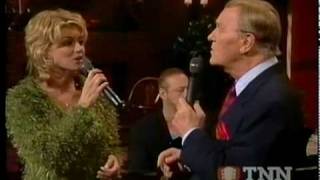 Watch Faith Hill O Come All Ye Faithful video