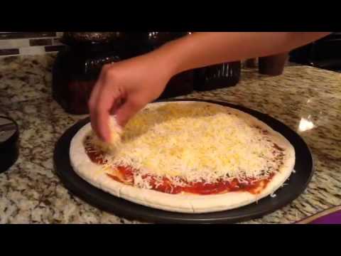 VIDEO : how to make homemade pizza - i know this isn't related to duct tape , but i wanted to do something different & i hope you all enjoy it though (: song used: last one ...