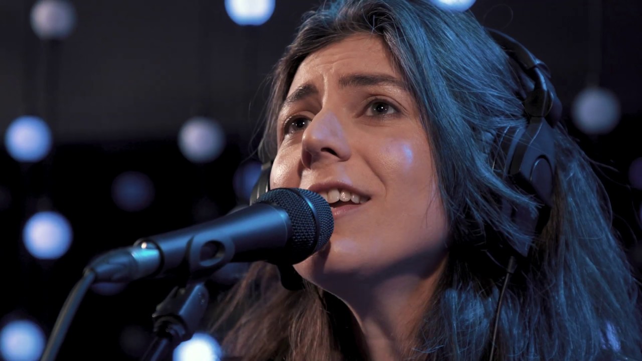 Julia Holter - 米KEXPにて"Words I Heard"など4曲を披露 スタジオ・ライブ映像を公開 thm Music info Clip