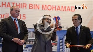 Mahathir tak dengar ucapan, ingatkan Najib bayar hutang